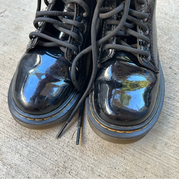 Dr martens black patent leather lace up combat boots toddler 12 - Picture 5 of 8